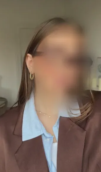 Emma, 32