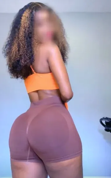 Emmi, 37