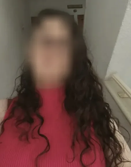 Henna, 34